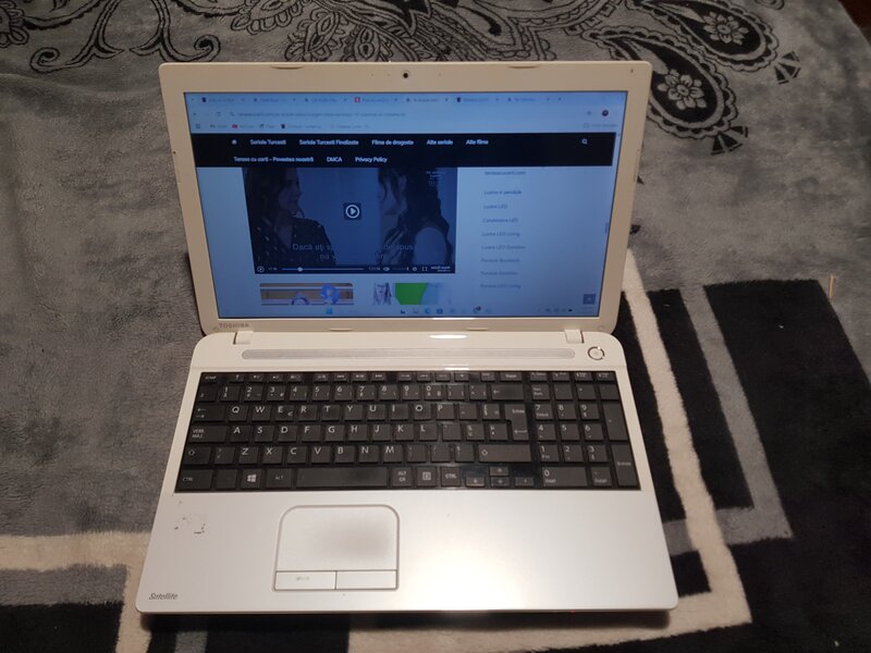Laptoop Toshiba